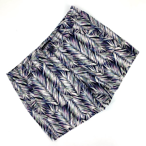 Banana Republic Factory Leaf Patterned Cotton High Rise Shorts, 12 - Picture 1 of 16